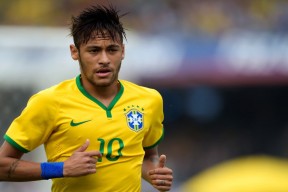 开云体育登录-F1新赛季揭幕战之夜，英格拉姆的冠军级表现，如何照亮了体育的永恒暗夜？