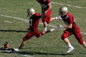 开云体育APP下载-库里在德甲接管比赛，灰熊翻盘马刺，体育世界里没有不可能