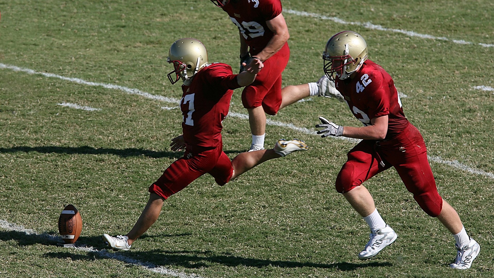 年度焦点之战之夜，马丁内利关键回合不手软，一剑封喉定乾坤