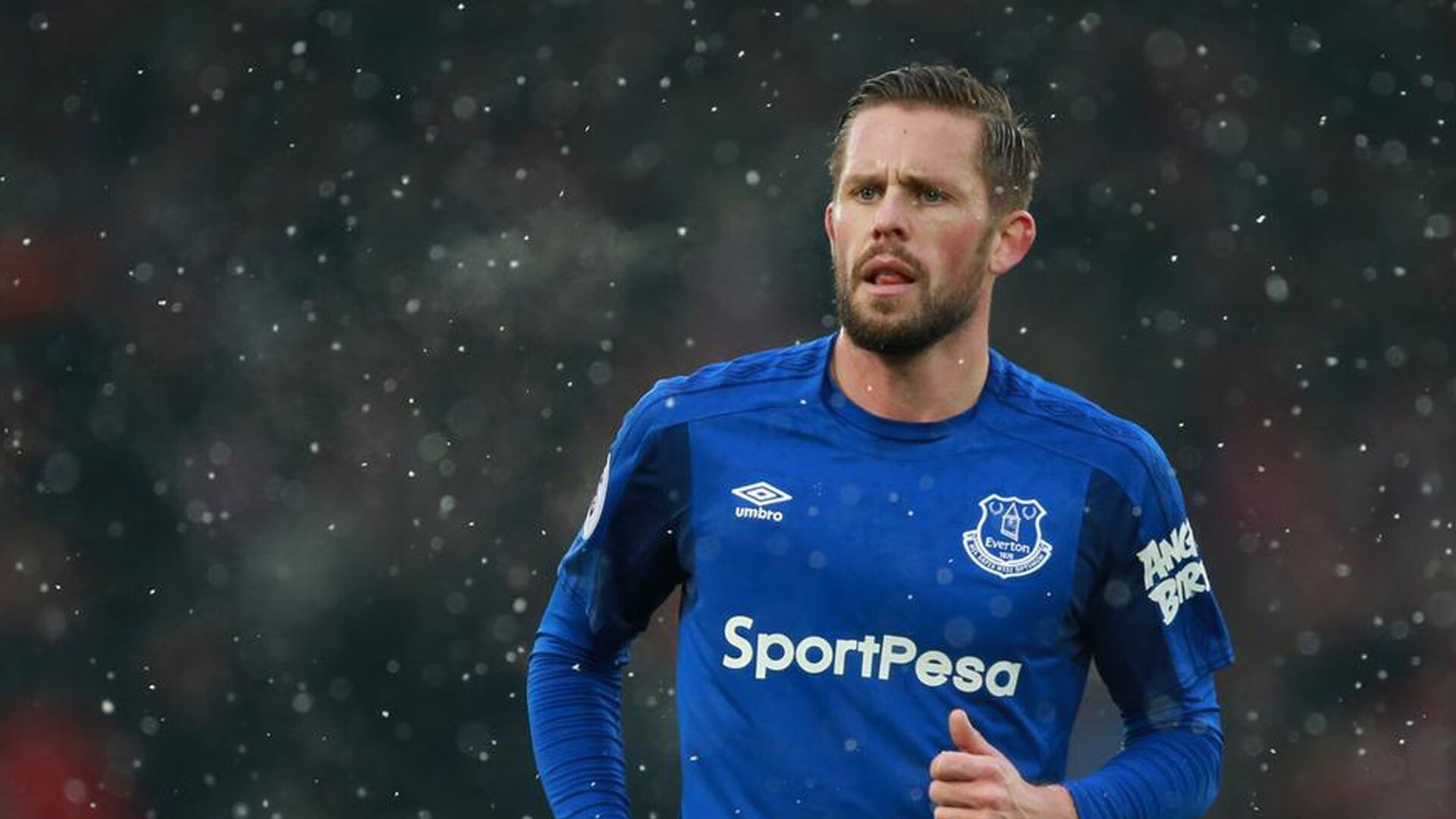 独行侠鏖战猛龙，戈贝尔惊艳四座，当沉默的盾牌成为最锋利的矛