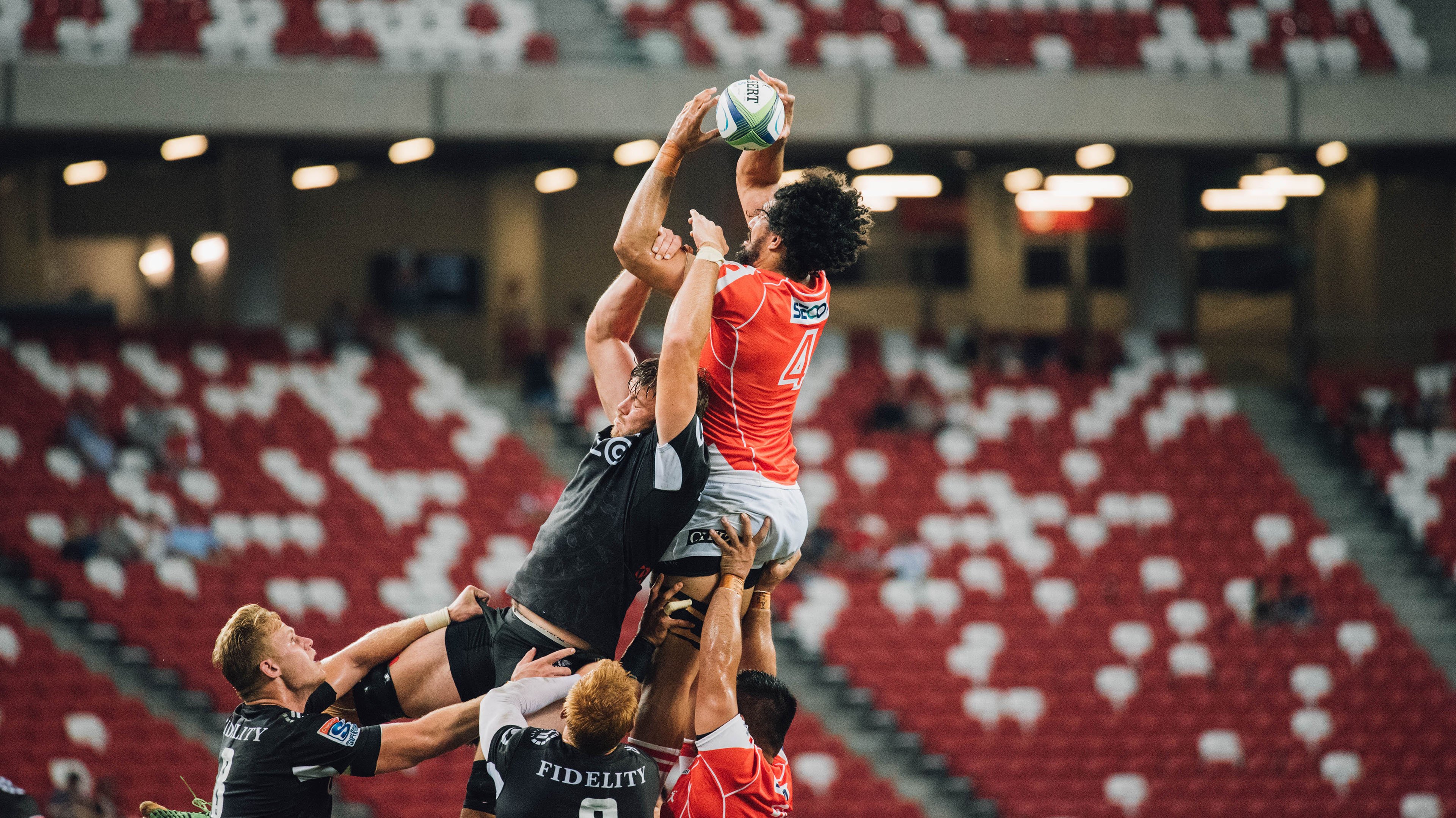 世界排名争夺战焦点战，雄鹿降维打击碾压广东，中国篮球路在何方？